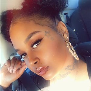 Meet your Posher, Zandrea